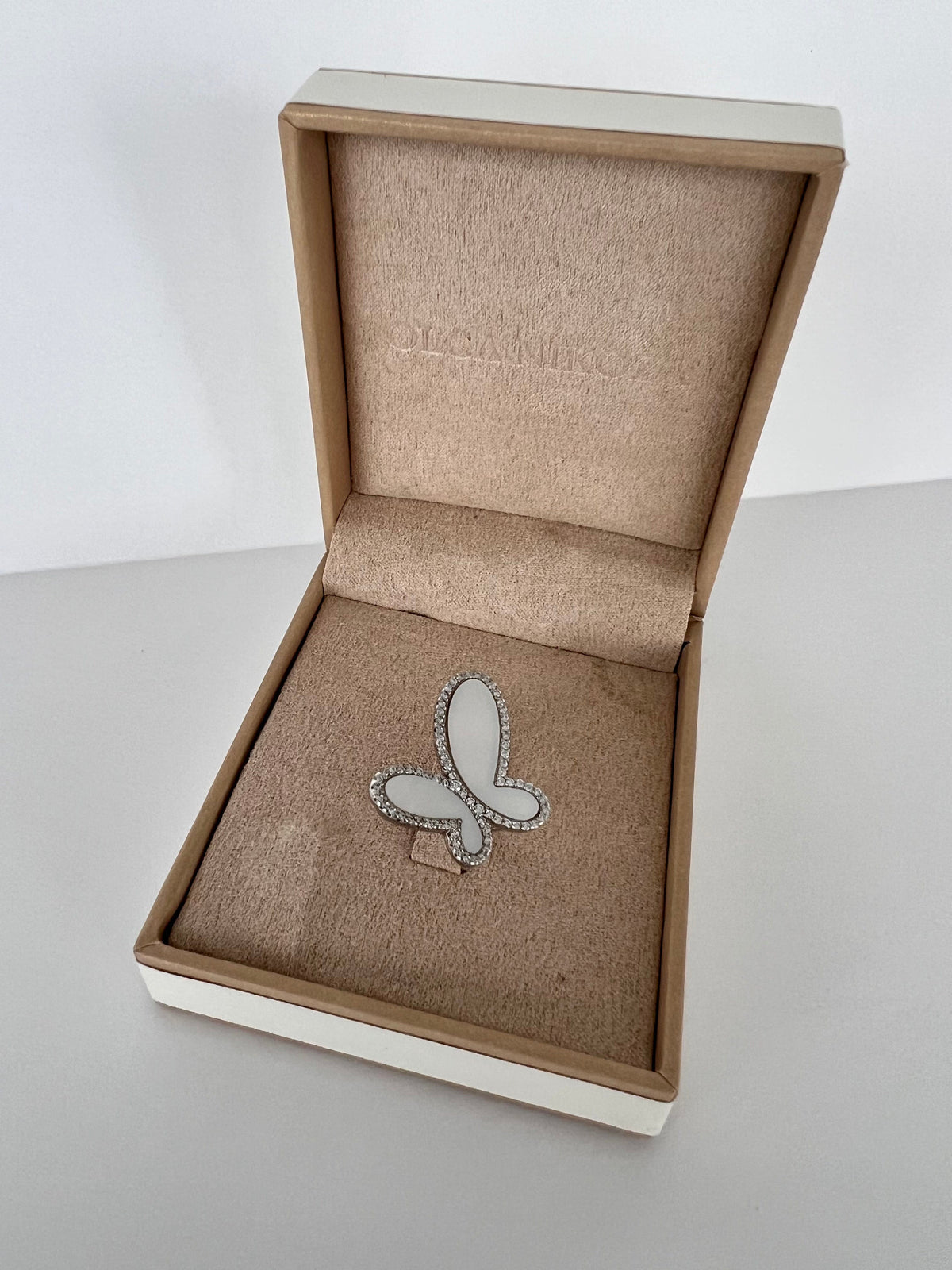 .925 Silver Ring w/ Mother Of Pearl Butterfly encrusted with Cubic Zirconia Jewelry